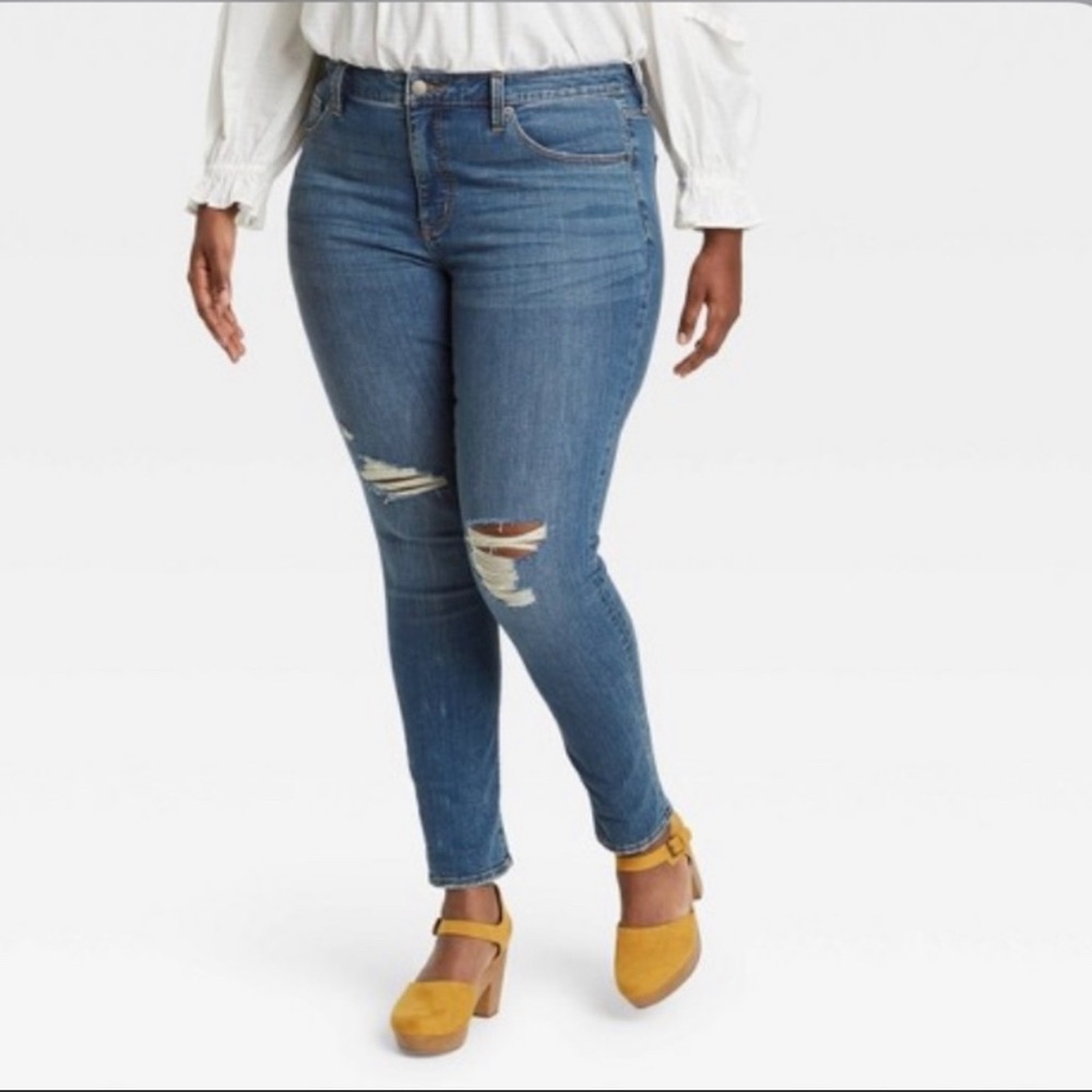Universal Thread High Rise Skinny Jeans